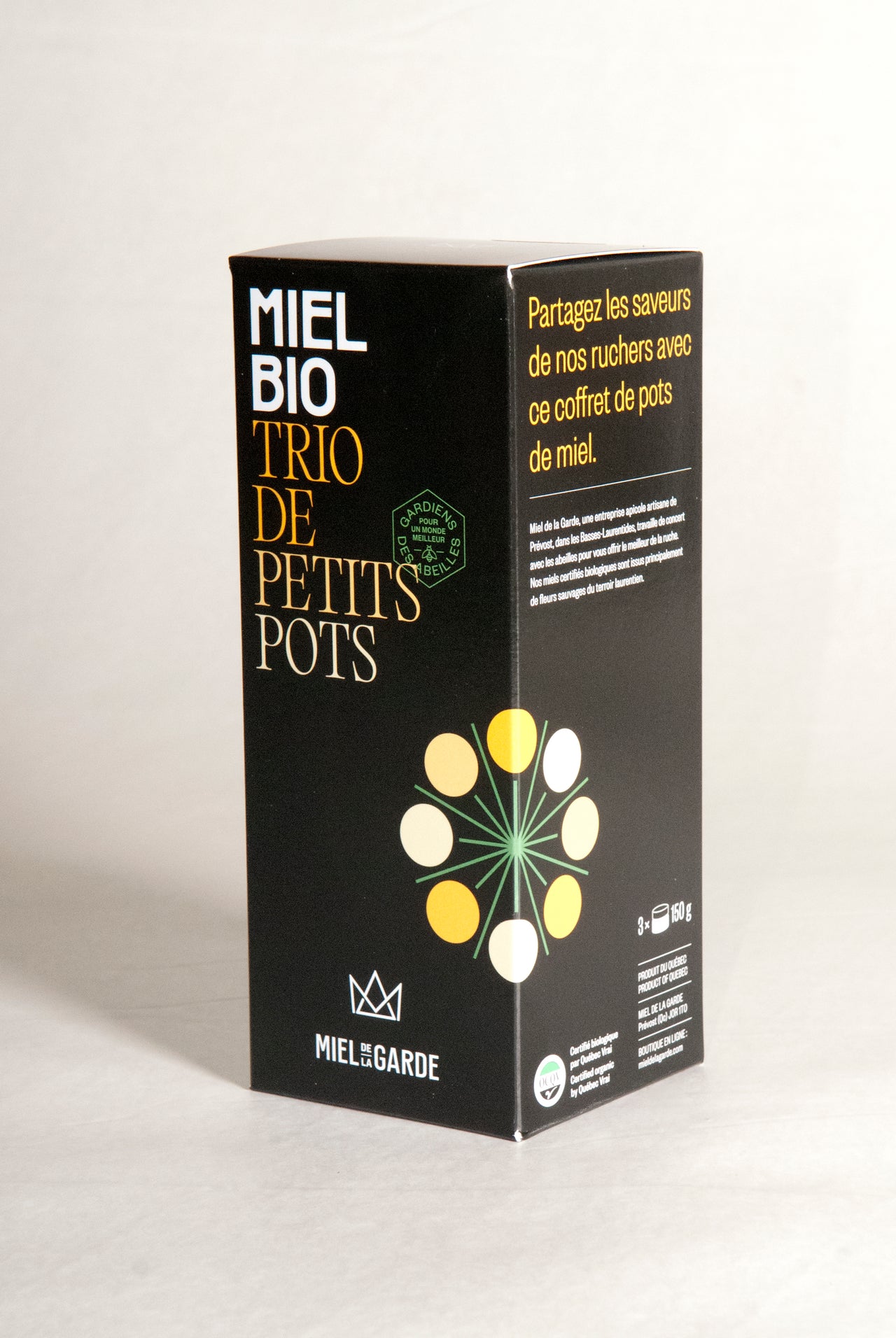 Un trio de pots de miel biologique